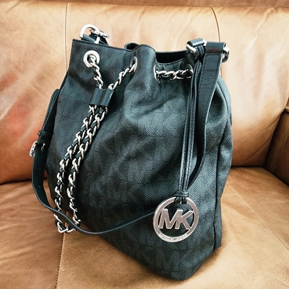 Michael Kors Frankie Large Drawstring Bag - Picture 3 of 5